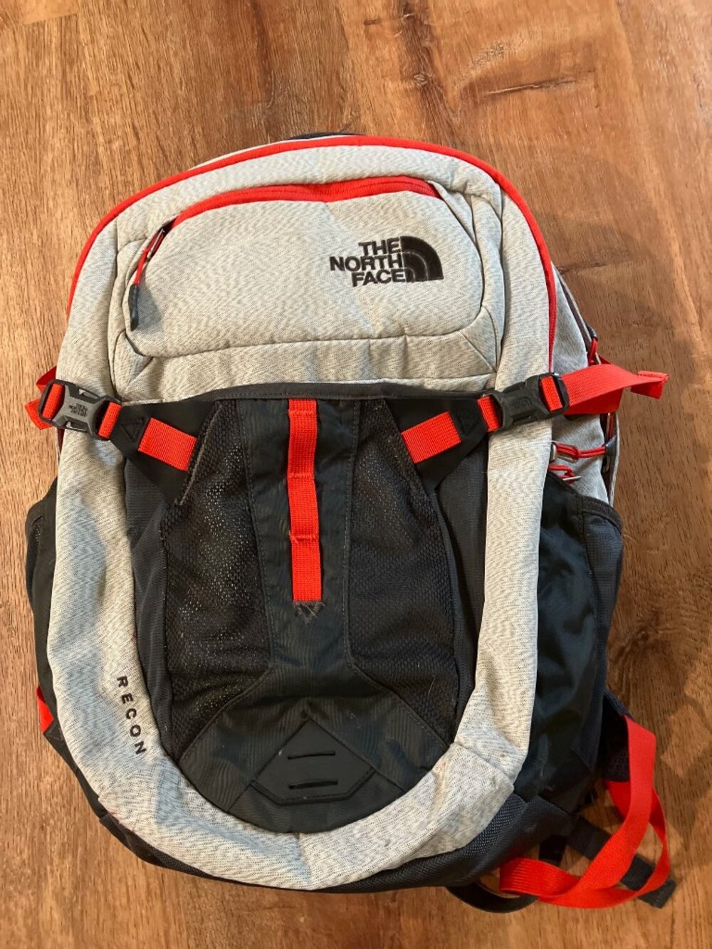 North Face Recon Back Pack Laptop Sleeve Black/Gray Colorway Great Condition